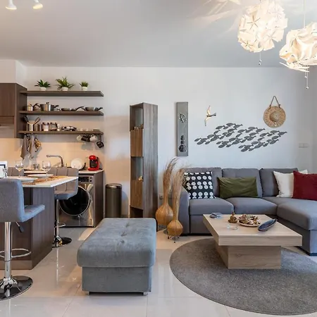 Lemon Tree 1-br With Terrace & Pool In Livadia Appartement *