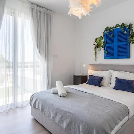 Lemon Tree 1-br With Terrace & Pool In Livadia Appartement