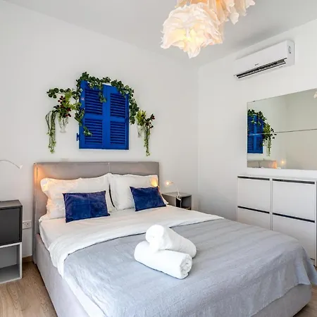 Lemon Tree 1-br With Terrace & Pool In Livadia Appartement