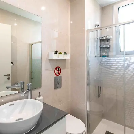 Lemon Tree 1-br With Terrace & Pool In Livadia *