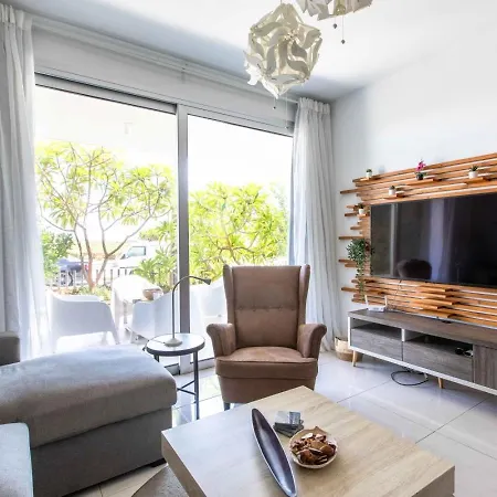 Apartment Lemon Tree 1-br With Terrace & Pool In Livadia