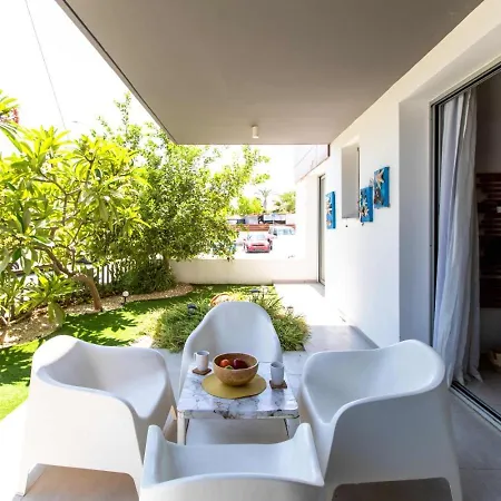 Lemon Tree 1-br With Terrace & Pool In Livadia Apartment *