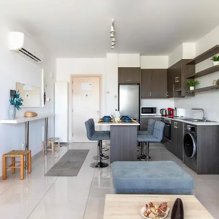 Lemon Tree 1-br With Terrace & Pool In Livadia Appartement