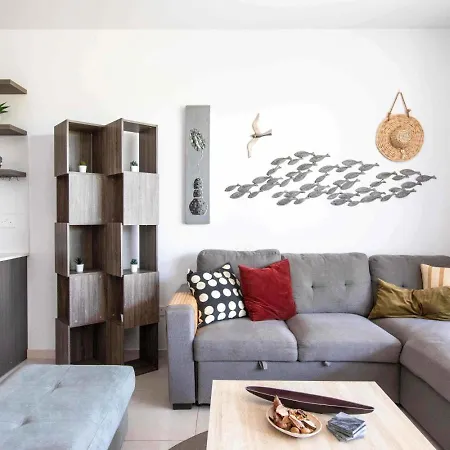 Lemon Tree 1-br With Terrace & Pool In Livadia Apartment