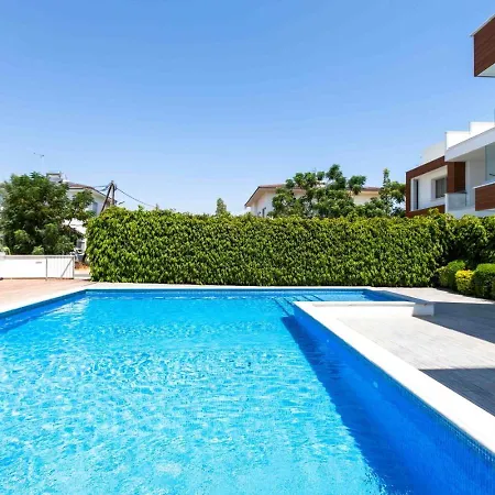 Lemon Tree 1-br With Terrace & Pool In Livadia Apartment