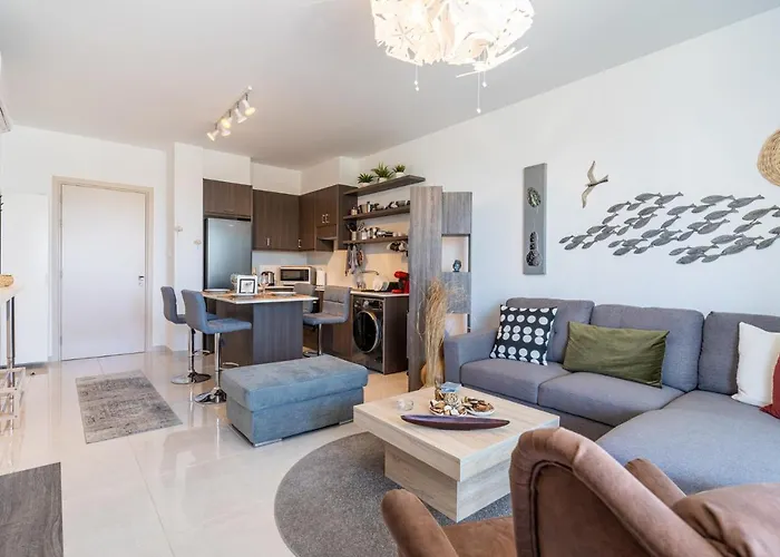 Lemon Tree 1-br With Terrace & Pool In Livadia Апартаменти