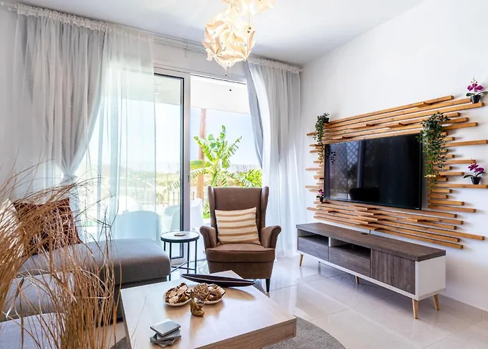 Апартаменти Lemon Tree 1-br With Terrace & Pool In Livadia *